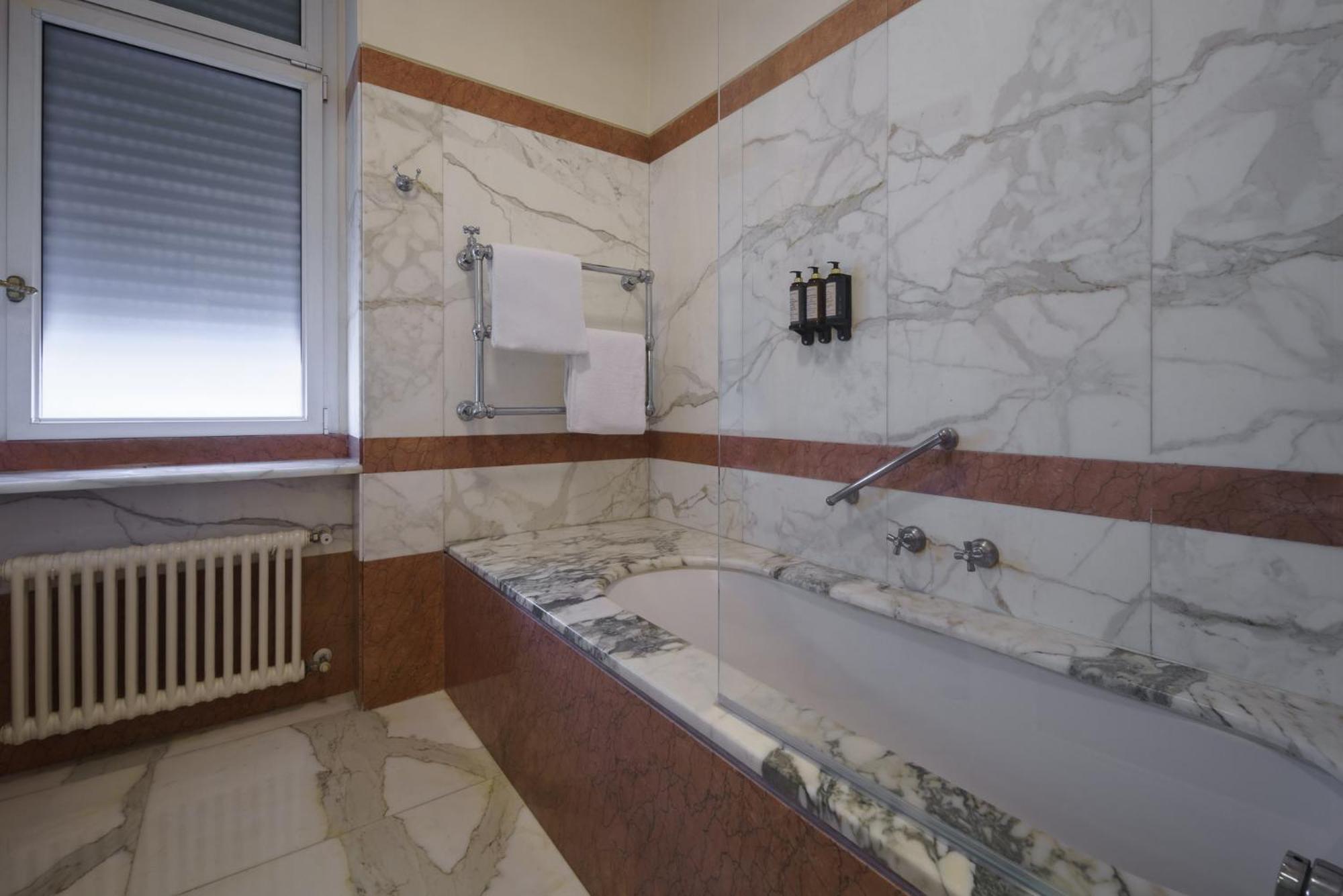 Eurostars Excelsior 4* Naples