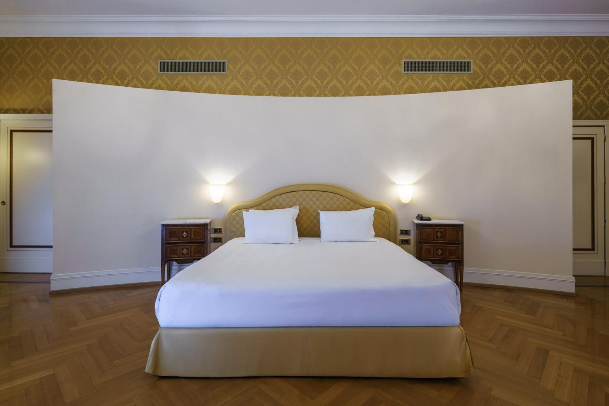 Eurostars Excelsior 4* Naples
